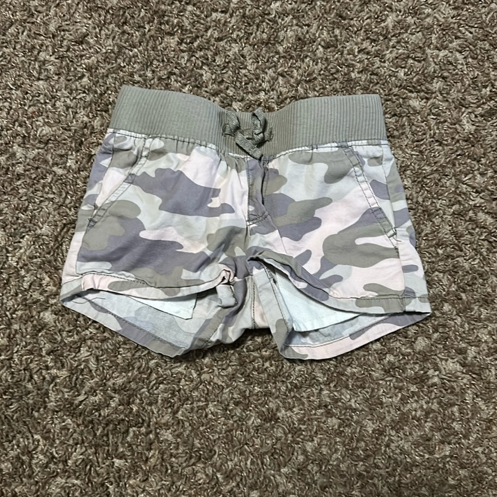 The Children’s Place size 4 shorts